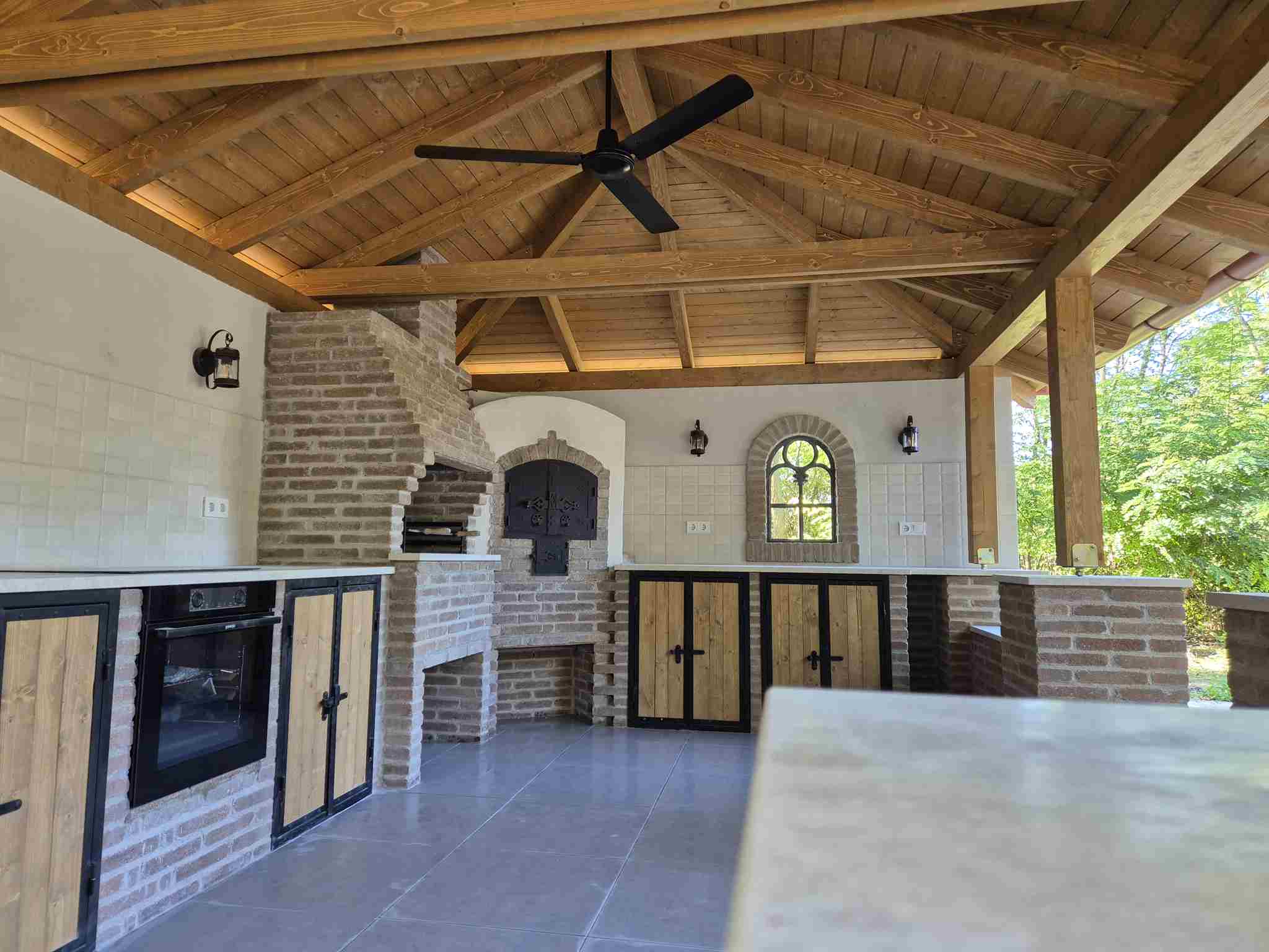 komplett-nyarikonyha-beepitett-sutovel-es-kemencevel