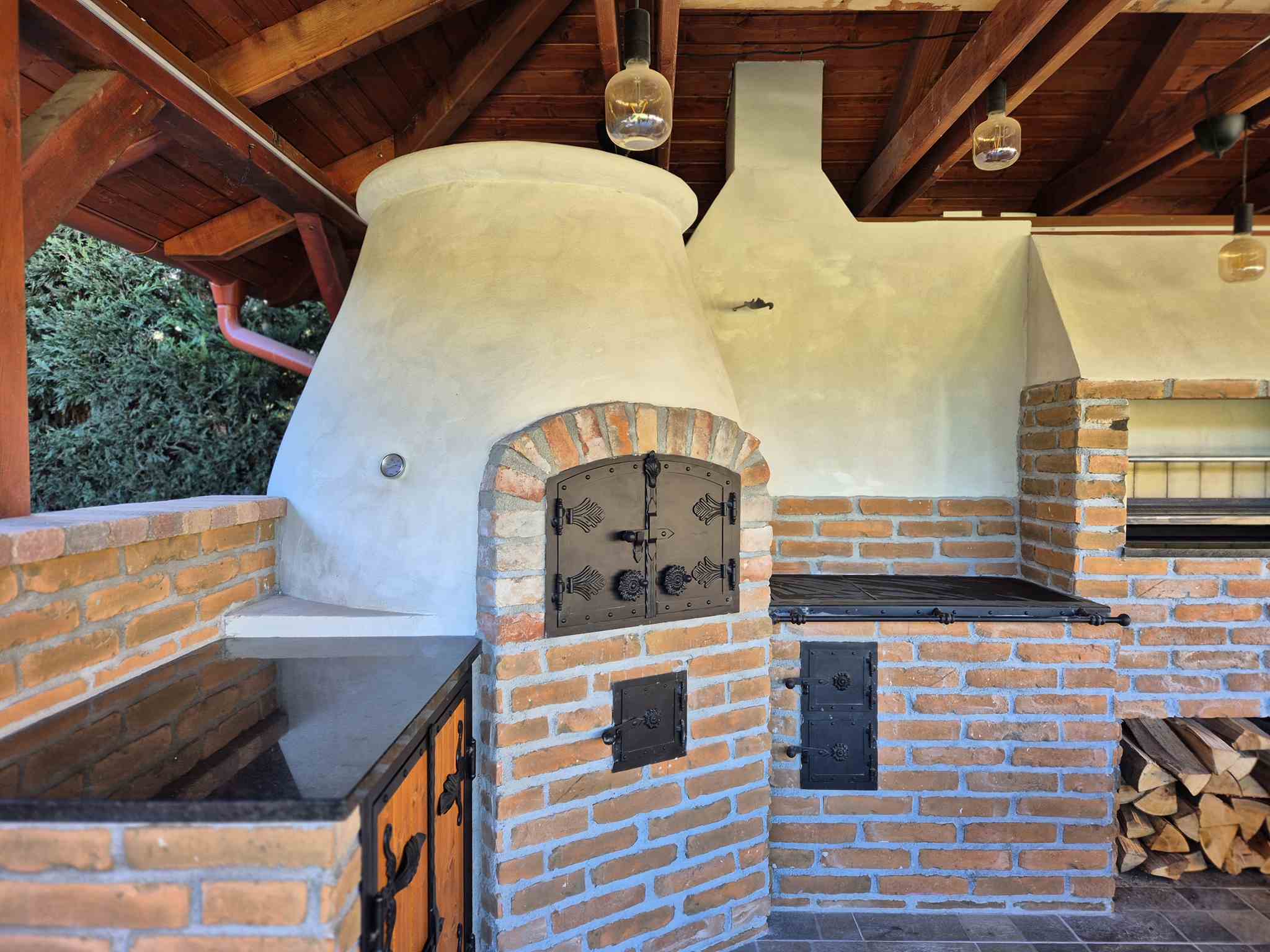 Királyi Elegancia – Ahol a Modern Technika és a Hagyomány Találkozik Székesfehérváron